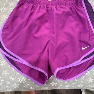 Ladies dri-fit shorts. Nike. Size large